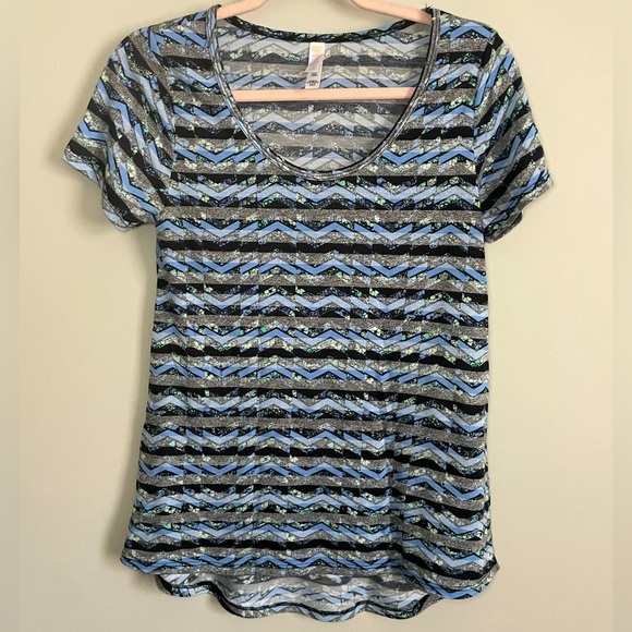 LuLaRoe Tops - Lularoe Geometric Floral Classic T-Shirt